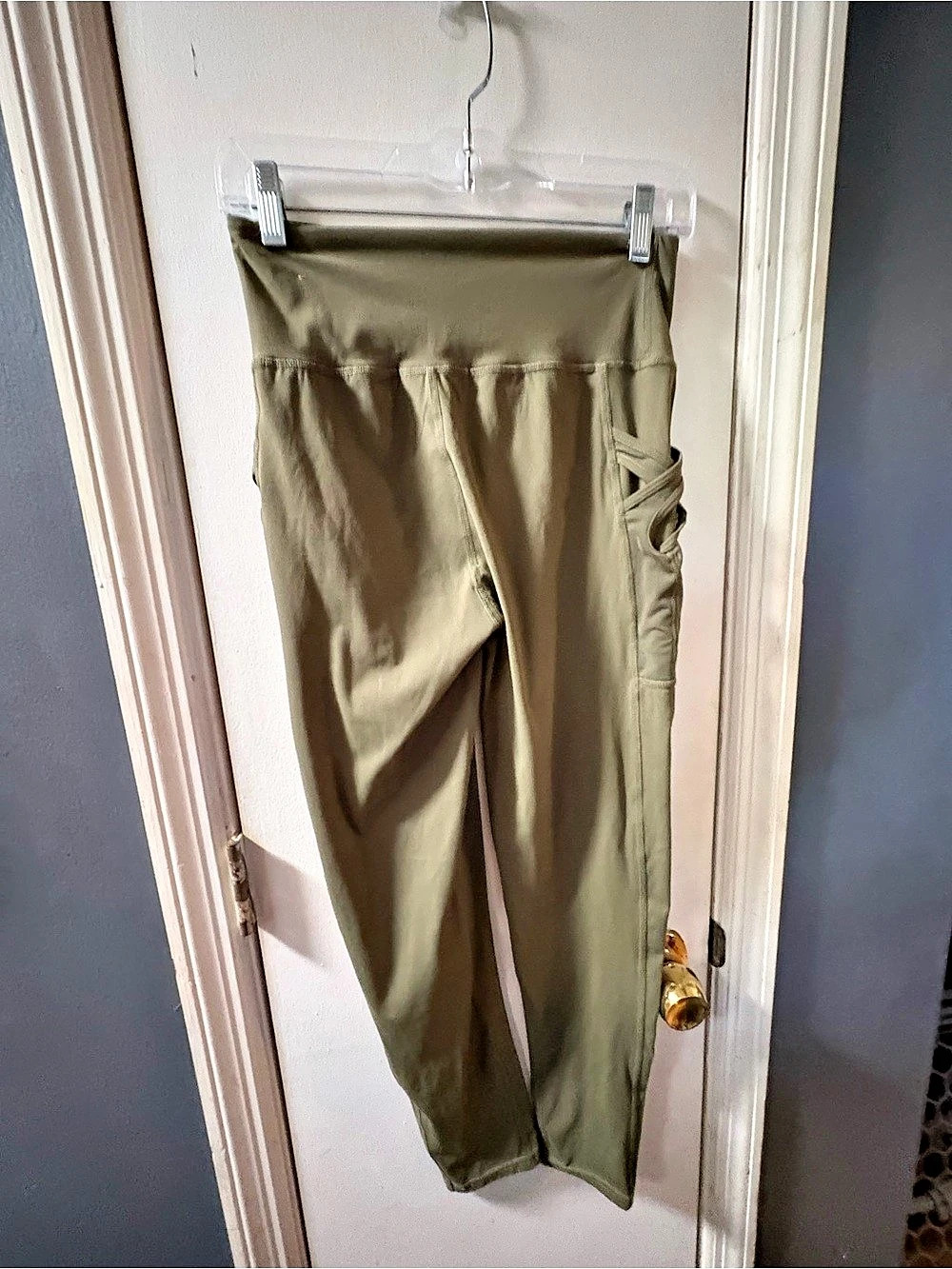 Aotive High-Waist Cargo Legging Cargo Pants in Green Size Medium Like New